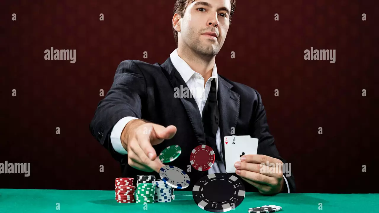 Dapatkah dua pasangan mengalahkan 3 jenis yang sama dalam Poker? Jika ya, bagaimana caranya?