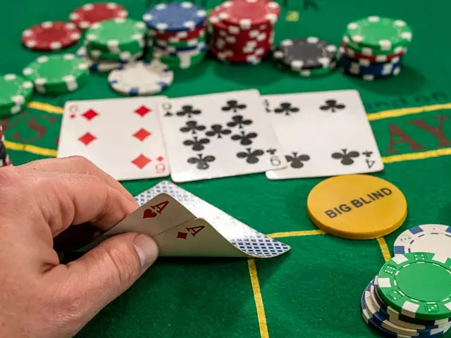 Apa strategi poker Omaha high-low?